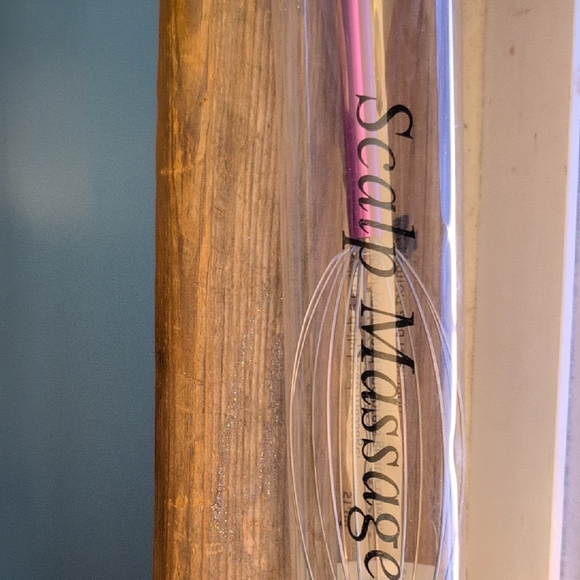 Other - Scalp Massager with Pink Handle Nwt